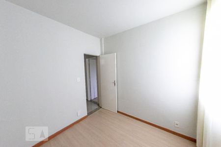 Quarto 2 de apartamento para alugar com 3 quartos, 96m² em Estrela Dalva, Belo Horizonte