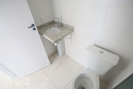 Banheiro' de apartamento à venda com 2 quartos, 60m² em Curicica, Rio de Janeiro