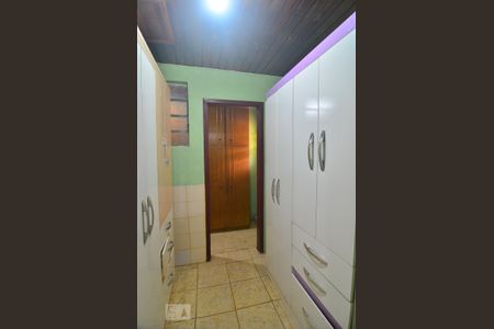 Closet de casa à venda com 3 quartos, 120m² em Guajuviras, Canoas