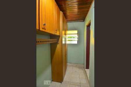 Closet de casa à venda com 3 quartos, 120m² em Guajuviras, Canoas