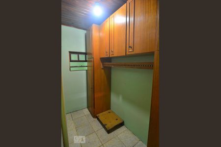 Closet de casa à venda com 3 quartos, 120m² em Guajuviras, Canoas