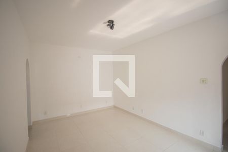 Sala de casa para alugar com 2 quartos, 115m² em Raul Veiga, São Gonçalo