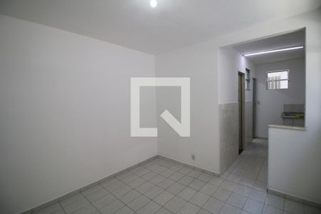 Sala - Quarto de casa para alugar com 1 quarto, 25m² em Ramos, Rio de Janeiro