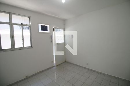 Sala - Quarto de casa para alugar com 1 quarto, 25m² em Ramos, Rio de Janeiro