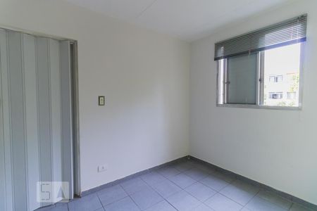 Quarto 2 de apartamento para alugar com 2 quartos, 45m² em Vila Sílvia, São Paulo