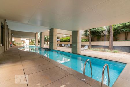 Studio para alugar com 34m², 1 quarto e 1 vaga Studio para alugar com 34m², 1 quarto e 1 vagaÁrea comum - Piscina