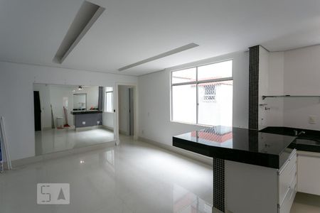 Sala de apartamento à venda com 2 quartos, 66m² em Santa Tereza, Belo Horizonte