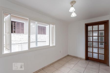 Sala 1 de casa à venda com 2 quartos, 300m² em Bom Jesus, Porto Alegre