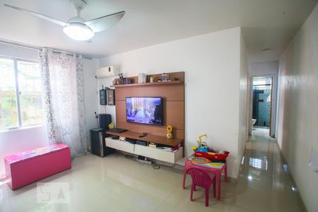 Sala de apartamento à venda com 2 quartos, 56m² em Taquara, Rio de Janeiro