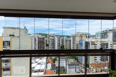 Vista da Suite  de apartamento à venda com 3 quartos, 130m² em Icaraí, Niterói