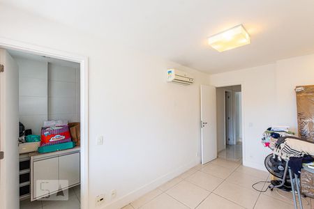 Suite  de apartamento à venda com 3 quartos, 130m² em Icaraí, Niterói