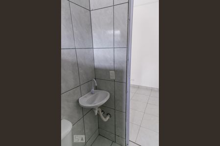 Banheiro de kitnet/studio para alugar com 1 quarto, 30m² em Vila Guilherme, São Paulo