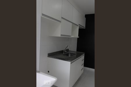 Cozinha de apartamento para alugar com 1 quarto, 31m² em Água Branca, São Paulo