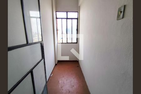 Corredor  de apartamento à venda com 2 quartos, 80m² em Centro, Belo Horizonte