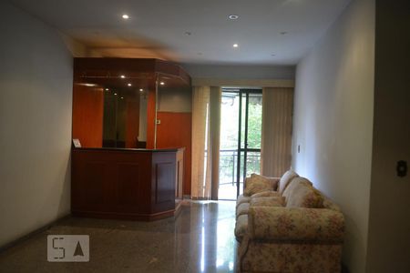 Sala de Estar de apartamento à venda com 3 quartos, 140m² em Jardim Carioca, Rio de Janeiro