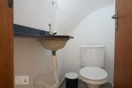 Lavabo de casa de condomínio para alugar com 2 quartos, 87m² em Vila Ré, São Paulo