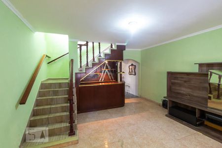 Sala de casa para alugar com 4 quartos, 230m² em Vila Nhocune, São Paulo