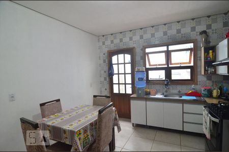 Cozinha de casa à venda com 3 quartos, 120m² em São José, Canoas