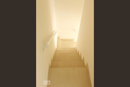 Escadas de apartamento para alugar com 1 quarto, 47m² em Quintino Bocaiuva, Rio de Janeiro