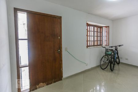 Sala de Estar de casa à venda com 3 quartos, 200m² em Jardim Trussardi, São Paulo