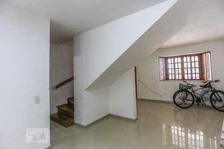 Sala de Estar de casa à venda com 3 quartos, 200m² em Jardim Trussardi, São Paulo
