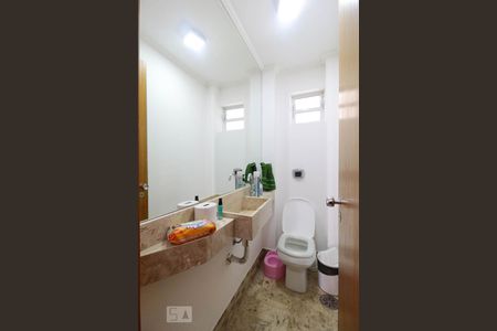 Lavabo de apartamento para alugar com 3 quartos, 196m² em Jardim da Saúde, São Paulo