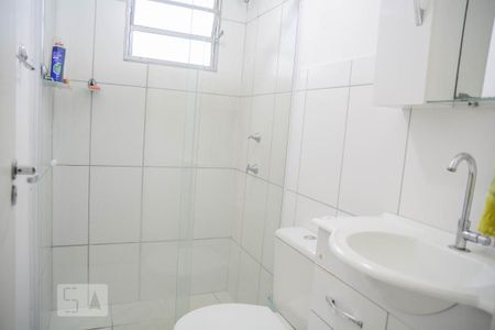 Banheiro de apartamento à venda com 2 quartos, 48m² em Loteamento Parque São Martinho, Campinas