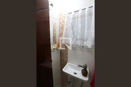 Lavabo de casa à venda com 3 quartos, 150m² em Vila Nhocune, São Paulo