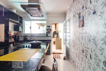 Cozinha de casa à venda com 3 quartos, 150m² em Vila Yolanda, Osasco