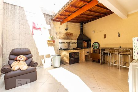 Quintal e Área de serviço de casa à venda com 3 quartos, 150m² em Vila Yolanda, Osasco