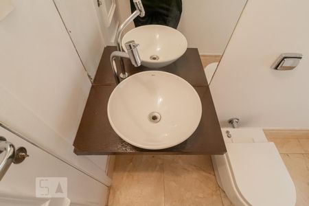 Casa para alugar com 290m², 3 quartos e 2 vagas Casa para alugar com 290m², 3 quartos e 2 vagasLavabo