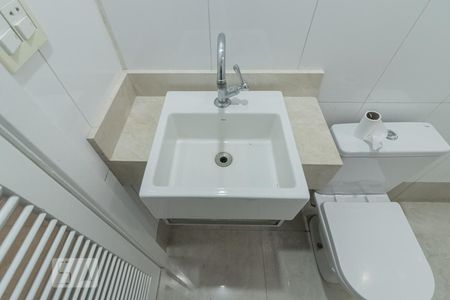 Casa para alugar com 290m², 3 quartos e 2 vagas Casa para alugar com 290m², 3 quartos e 2 vagasBanheiro de Serviço