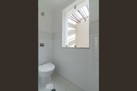 Casa para alugar com 290m², 3 quartos e 2 vagas Casa para alugar com 290m², 3 quartos e 2 vagasBanheiro da Suíte