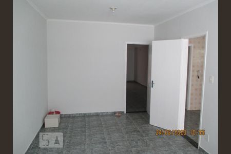 Área interna de casa à venda com 4 quartos, 220m² em Jardim Consorcio, São Paulo