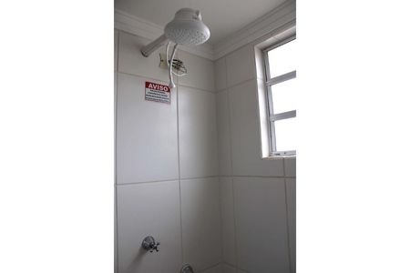 Banheiro de apartamento à venda com 2 quartos, 48m² em Jardim Nova Europa, Campinas