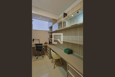 Apartamento para alugar com 2 quartos, 100m² em Funcionários, Belo Horizonte