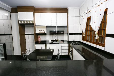 Sala/Cozinha de casa para alugar com 3 quartos, 200m² em Jardim Piracuama, São Paulo