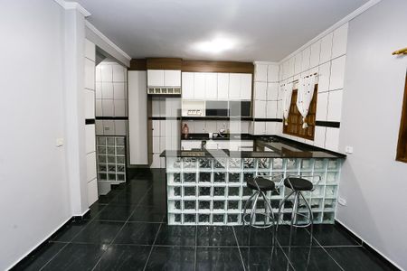 Sala de casa para alugar com 3 quartos, 200m² em Jardim Piracuama, São Paulo