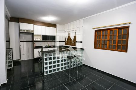 Sala de casa para alugar com 3 quartos, 200m² em Jardim Piracuama, São Paulo