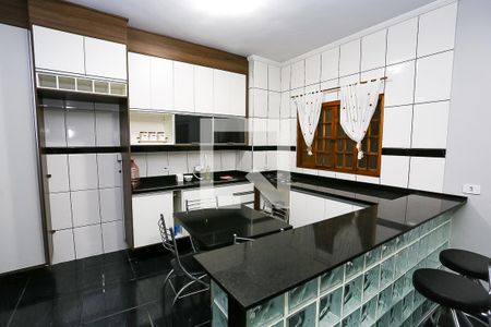 Sala/Cozinha de casa para alugar com 3 quartos, 200m² em Jardim Piracuama, São Paulo