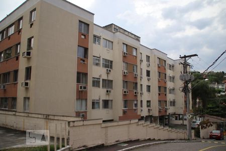 Fachada do bloco de apartamento à venda com 3 quartos, 71m² em Pechincha, Rio de Janeiro