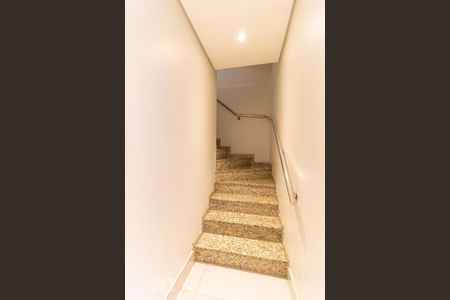 Escada de casa de condomínio à venda com 2 quartos, 215m² em Vila Vera, São Paulo