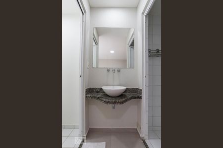 Lavabo de kitnet/studio para alugar com 1 quarto, 32m² em Consolação, São Paulo