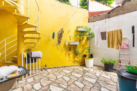 Casa à venda com 120m², 3 quartos e 2 vagas Casa à venda com 120m², 3 quartos e 2 vagasQuintal