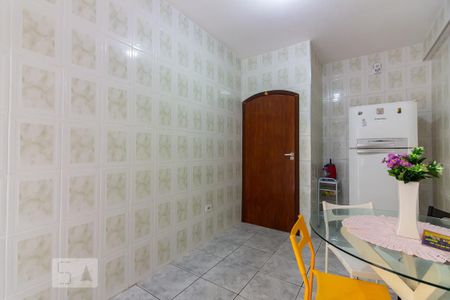 Casa à venda com 120m², 3 quartos e 2 vagas Casa à venda com 120m², 3 quartos e 2 vagasCozinha