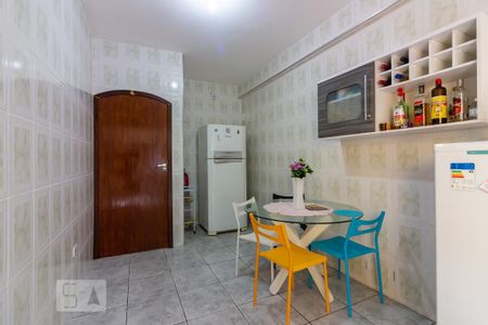Casa à venda com 120m², 3 quartos e 2 vagas Casa à venda com 120m², 3 quartos e 2 vagasCozinha