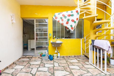 Casa à venda com 120m², 3 quartos e 2 vagas Casa à venda com 120m², 3 quartos e 2 vagasQuintal