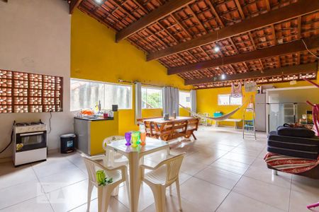 Casa à venda com 120m², 3 quartos e 2 vagas Casa à venda com 120m², 3 quartos e 2 vagasCobertura