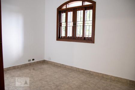 Quarto 1 de casa para alugar com 4 quartos, 400m² em Vila Irmãos Arnoni, São Paulo