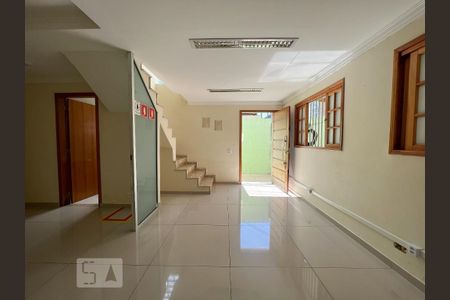 Sala de casa à venda com 4 quartos, 250m² em Barra Funda, São Paulo